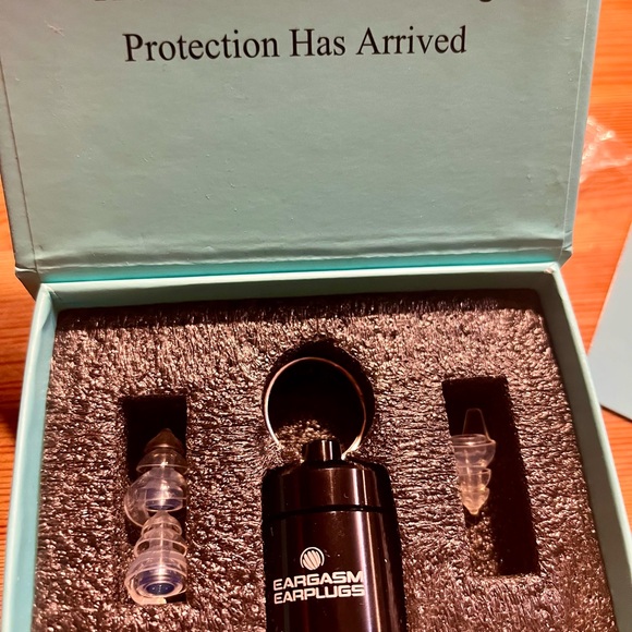 NOISE CANCELLING EARPLUGS WILL HELP STOP RINGING EARS, SAVE YOUR HEARING - Picture 3 of 3